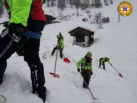Continua attività sgombero neve 4 Continua attività sgombero neve 4