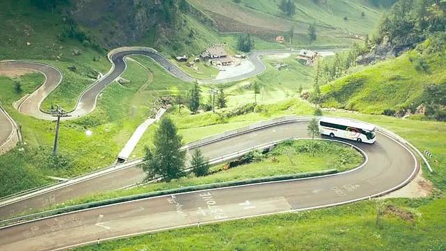 Un mezzo Dolomiti Bus Un mezzo Dolomiti Bus